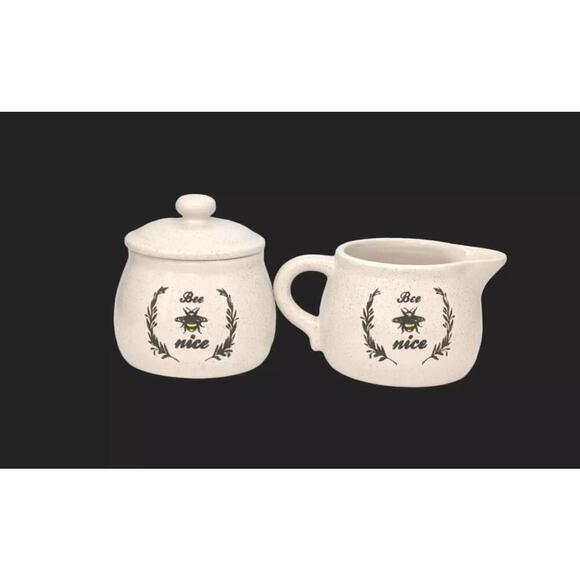 BEE COLLECTION Other - BEE COLLECTION CERAMIC CREAMER AND SUGAR BOWL BEE Nice